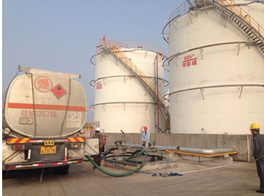 麻豆免费版免费下载甲醇卸车泵正在安全作业