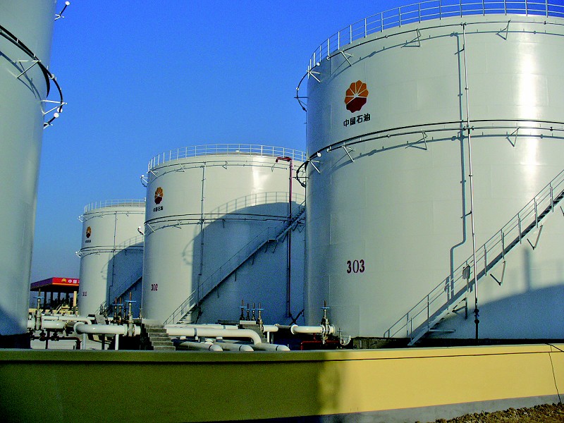 国际油价的低迷使中国的原油储备大幅增加，如何进行原油粗放型处理是亟需解决的问题。
