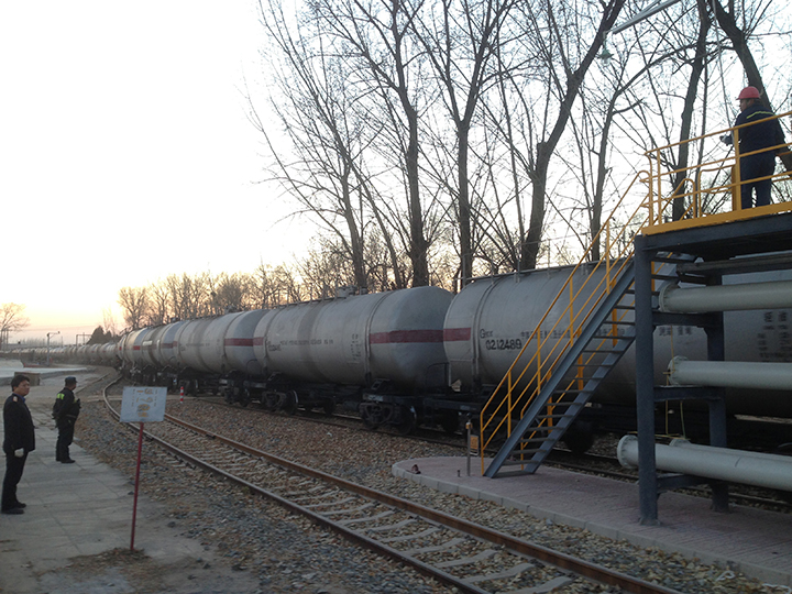 北京石楼油库使用活塞麻豆视频免费下载扫仓工作