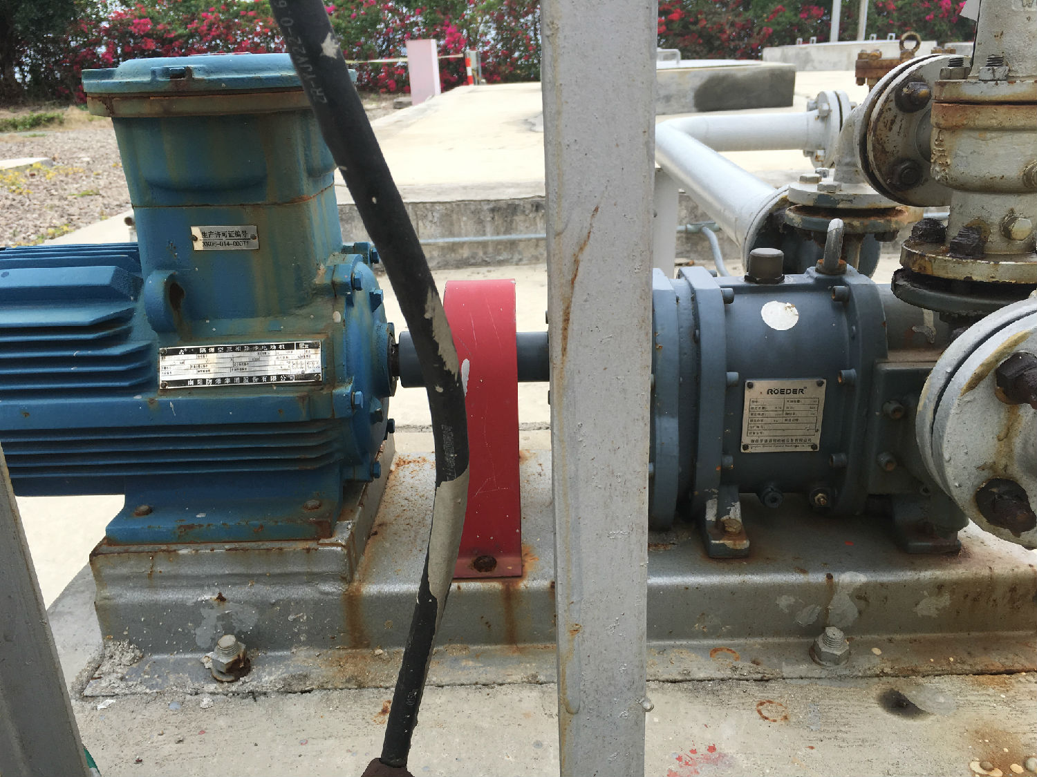 集污罐采用凸轮麻豆视频免费下载处理水油混合物