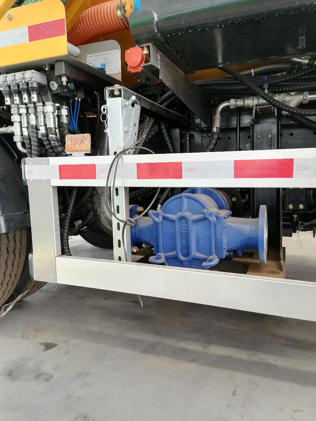 吸污车配套麻豆视频免费下载